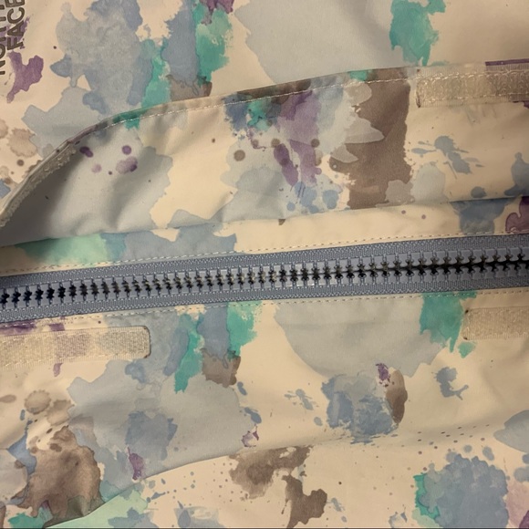 The North Face Raincoat - Picture 7 of 7